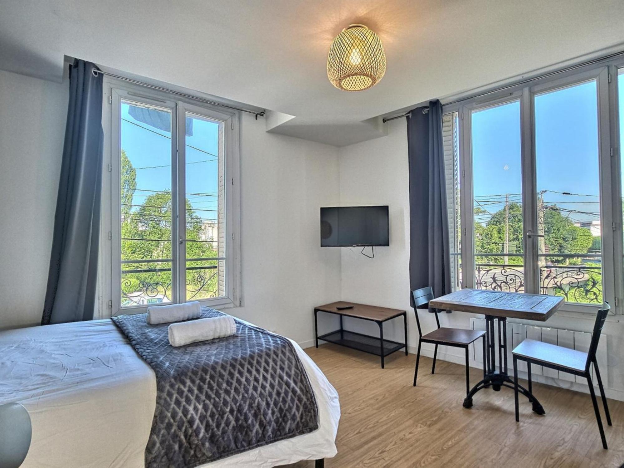 Studio Au Bord Du Canal แชลเลส์ ภายนอก รูปภาพ